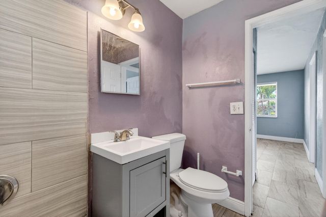 240 SW 15th Avenue 242, Delray Beach, FL 33444