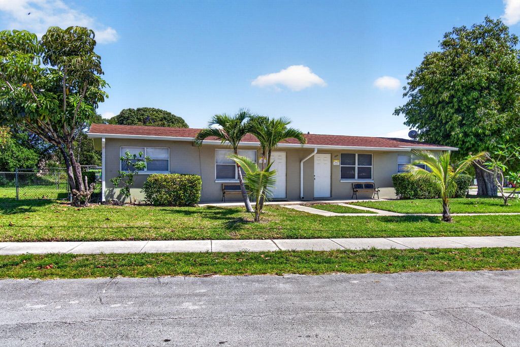 240 SW 15th Avenue 242, Delray Beach, FL 33444