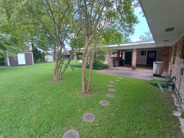 1534 Leycester Dr, Baton Rouge, LA 70808