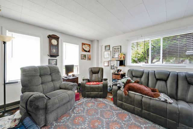 197 Pratt Street, Glastonbury, CT 06033