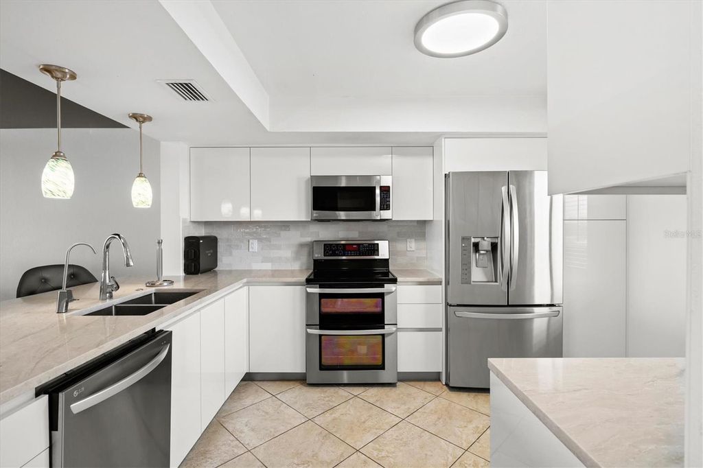 Image 4 of property listing at 9604 CORTEZ ROAD W 134, Bradenton, FL 34210