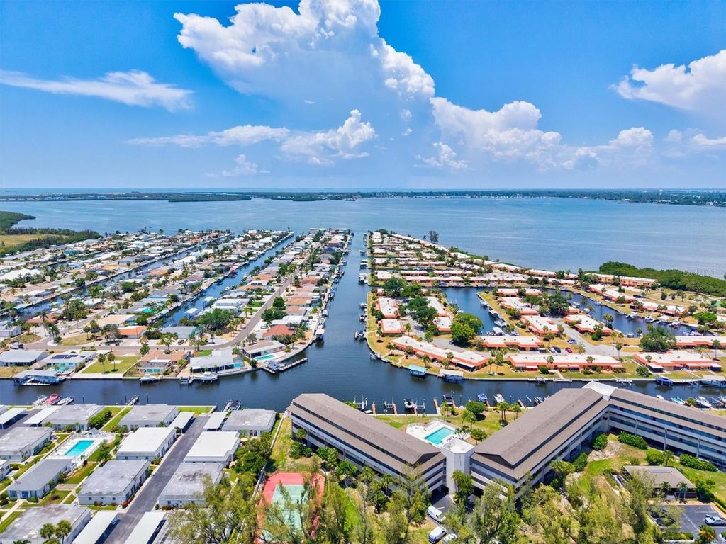 Image 43 of property listing at 9604 CORTEZ ROAD W 134, Bradenton, FL 34210