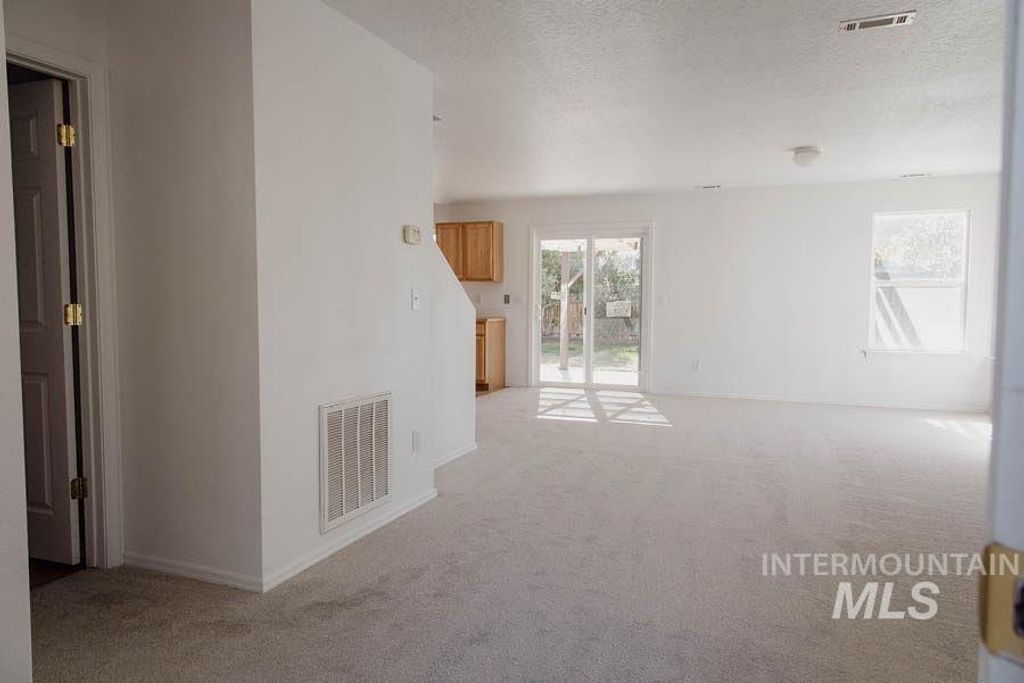 9707 Portola Dr, Boise, ID 83709 photo 3
