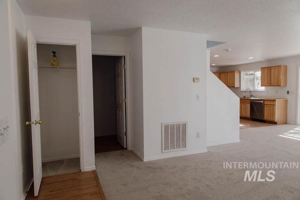 9707 Portola Dr, Boise, ID 83709 photo 4