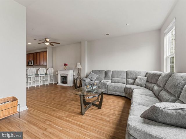 1126 MUNYON DR, Glassboro, NJ 08028