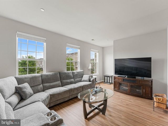 1126 MUNYON DR, Glassboro, NJ 08028