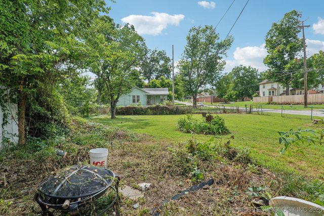 320 E McKinley Avenue, Sapulpa, OK 74066