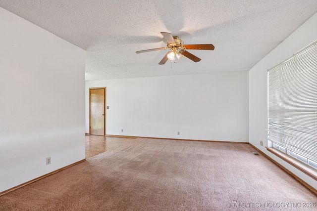 320 E McKinley Avenue, Sapulpa, OK 74066