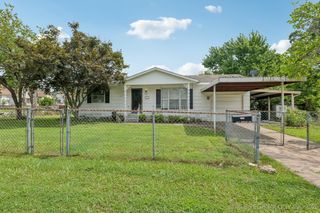 320 E McKinley Avenue, Sapulpa, OK 74066