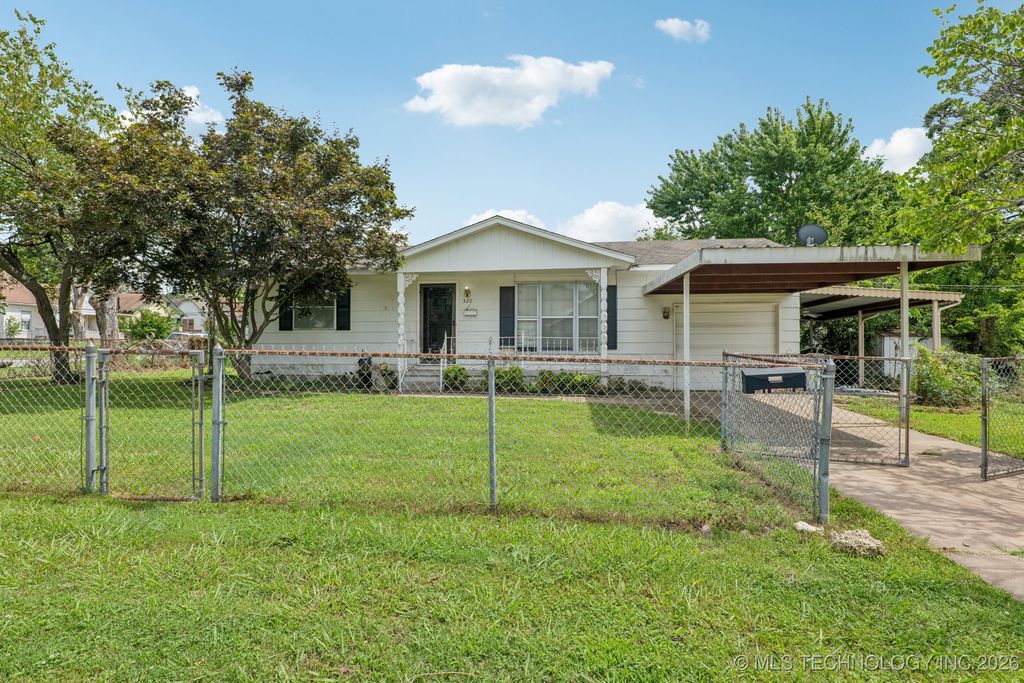 320 E McKinley Avenue, Sapulpa, OK 74066