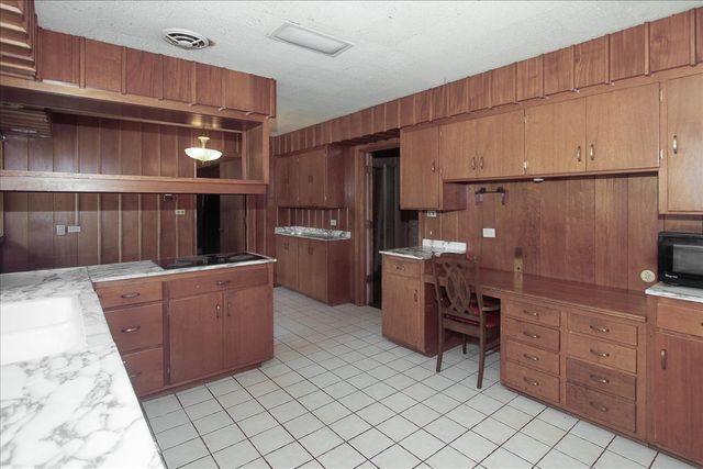 701 W Stearns Road, Bartlett, IL 60103