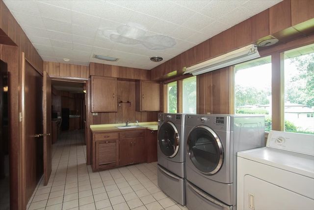 701 W Stearns Road, Bartlett, IL 60103