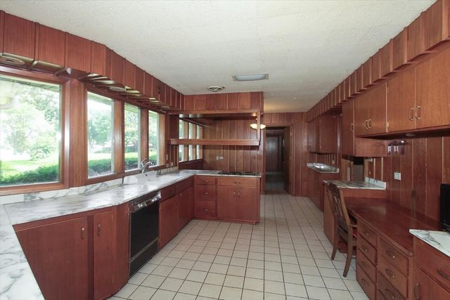 701 W Stearns Road, Bartlett, IL 60103