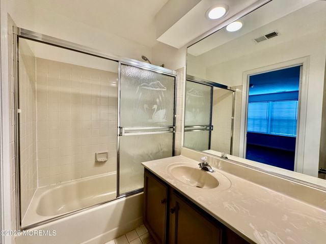 407 Hampton Court, Manalapan, NJ 07726