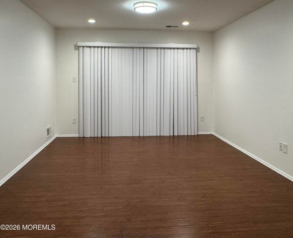 407 Hampton Court, Manalapan, NJ 07726