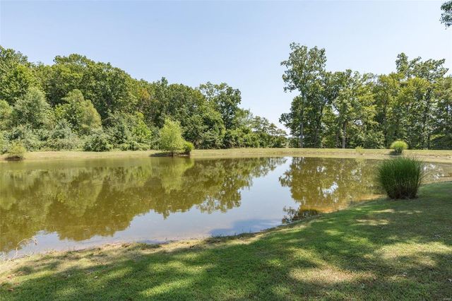 6889 Hwy F, Farmington, MO 63640