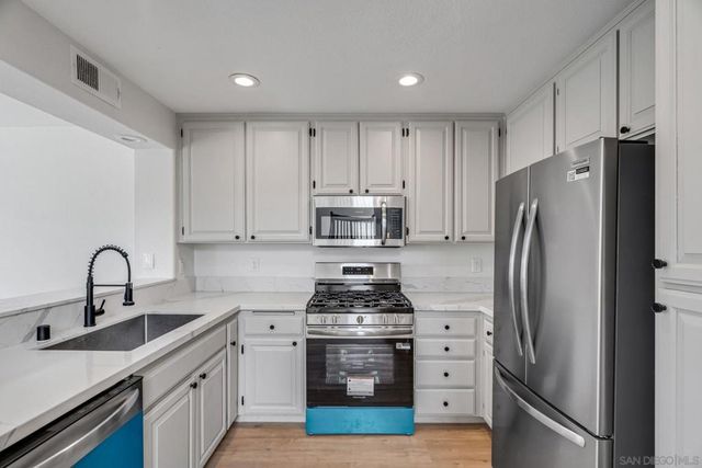 12875 Carriage Heights Way, Poway, CA 92064
