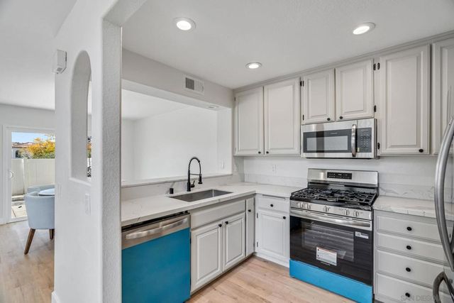 12875 Carriage Heights Way, Poway, CA 92064