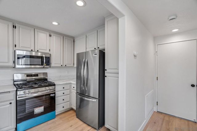 12875 Carriage Heights Way, Poway, CA 92064