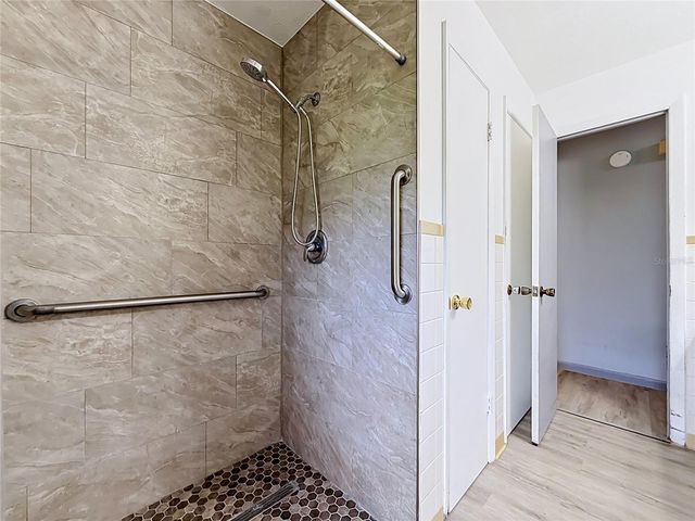 910 NE 45TH STREET, Ocala, FL 34479