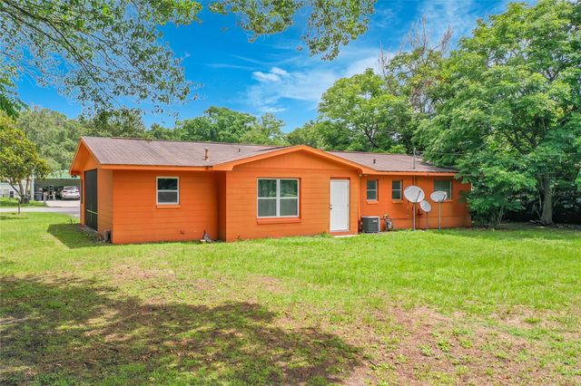 910 NE 45TH STREET, Ocala, FL 34479