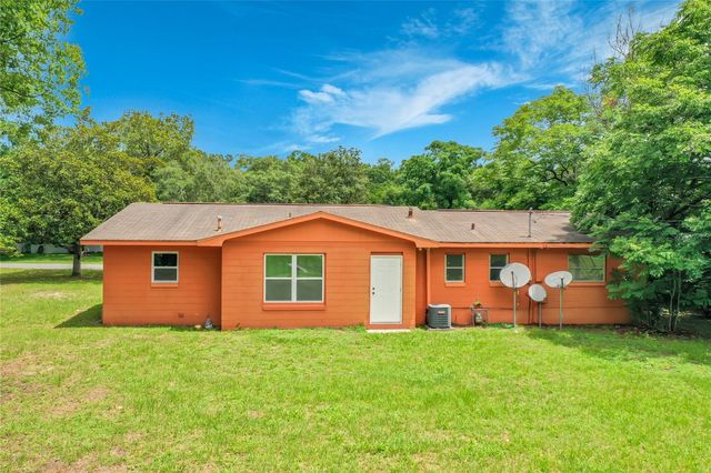 910 NE 45TH STREET, Ocala, FL 34479