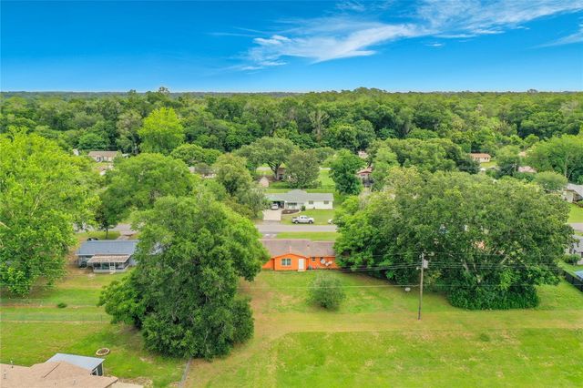 910 NE 45TH STREET, Ocala, FL 34479