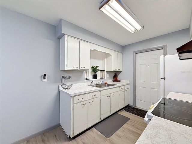 910 NE 45TH STREET, Ocala, FL 34479