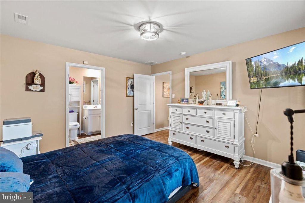 7 EISENHOWER DR, Bridgeton, NJ 08302