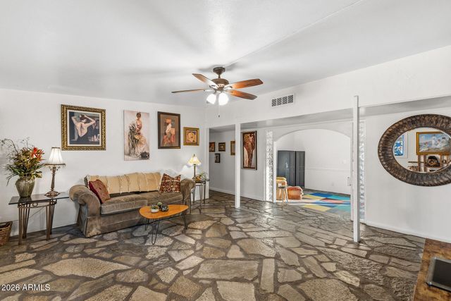 11030 N 33RD Place, Phoenix, AZ 85028