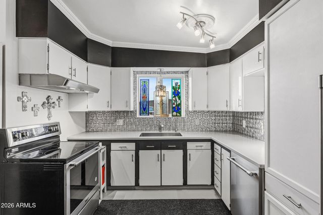 11030 N 33RD Place, Phoenix, AZ 85028