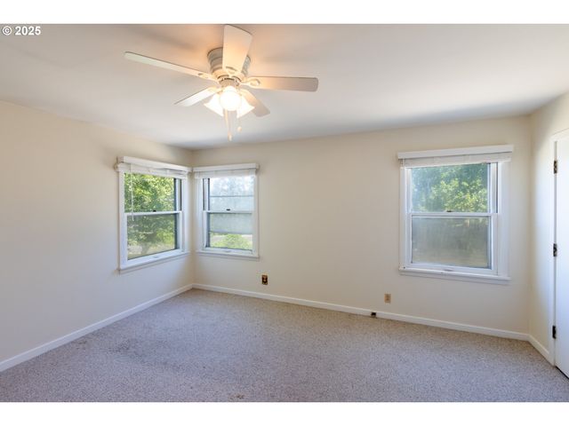 1835 W SCENIC Dr, The Dalles, OR 97058