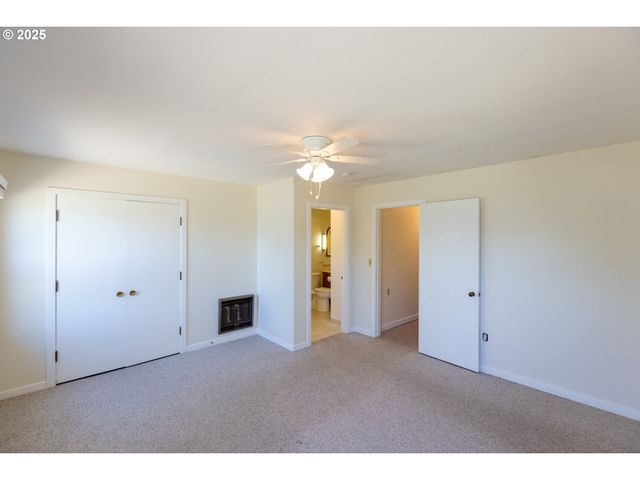 1835 W SCENIC Dr, The Dalles, OR 97058
