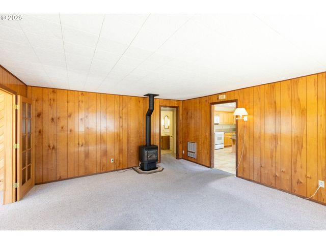 1835 W SCENIC Dr, The Dalles, OR 97058