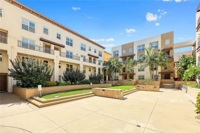68 E Bay State Street 3G, Alhambra, CA 91801