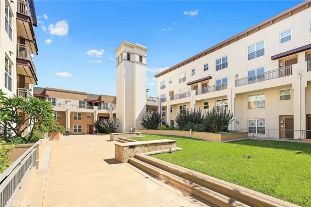 68 E Bay State Street 3G, Alhambra, CA 91801
