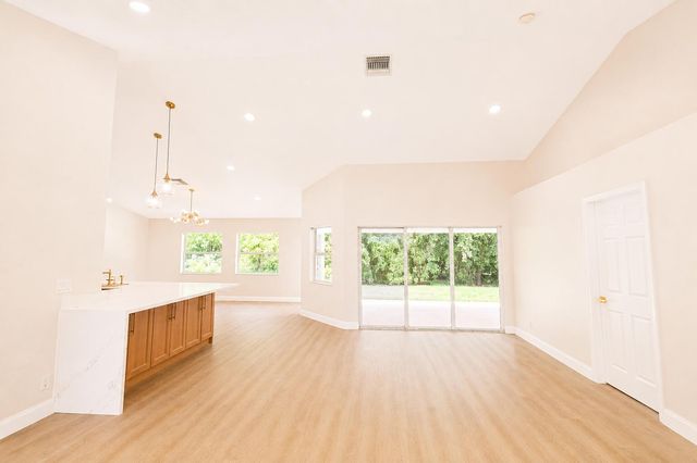 16613 61st Place N, Loxahatchee, FL 33470