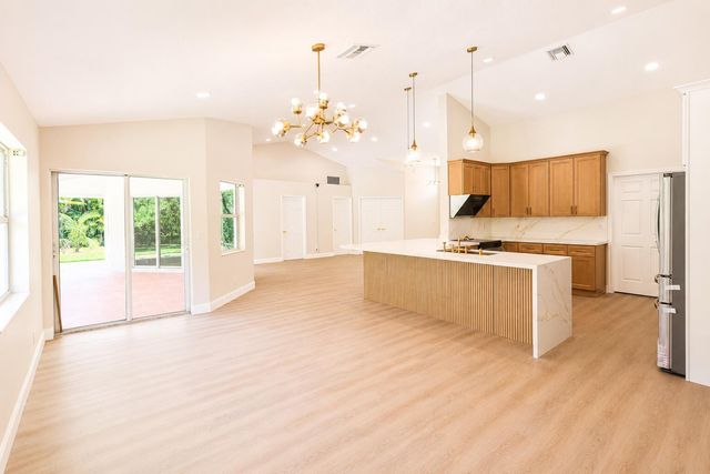 16613 61st Place N, Loxahatchee, FL 33470