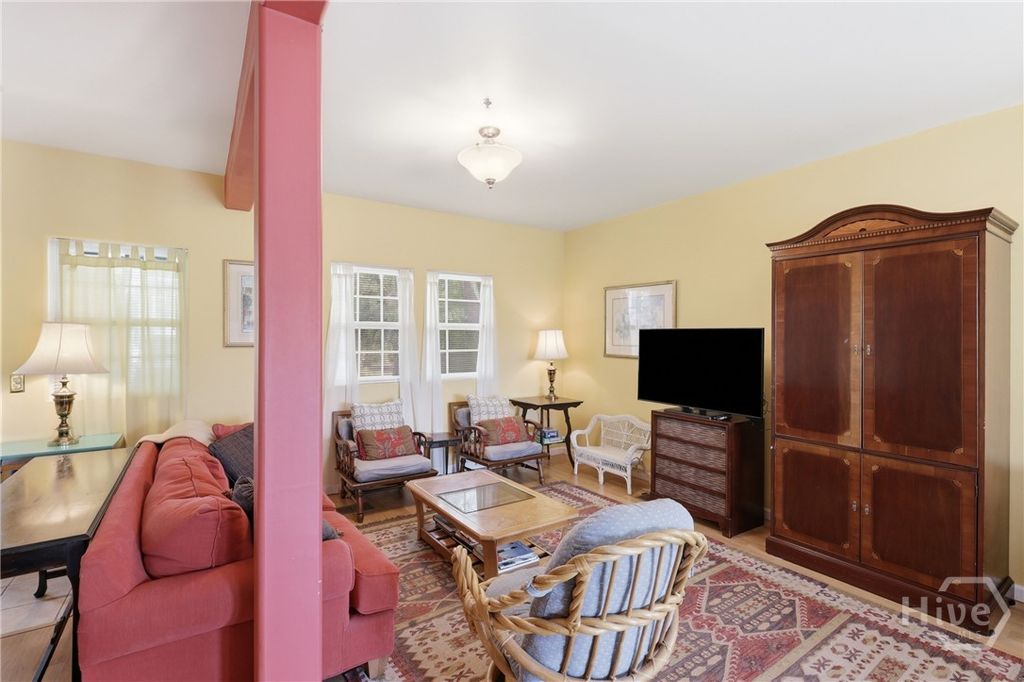 Image 7 of property listing at 8 Lighthouse Lane, Tybee Island, GA 31328