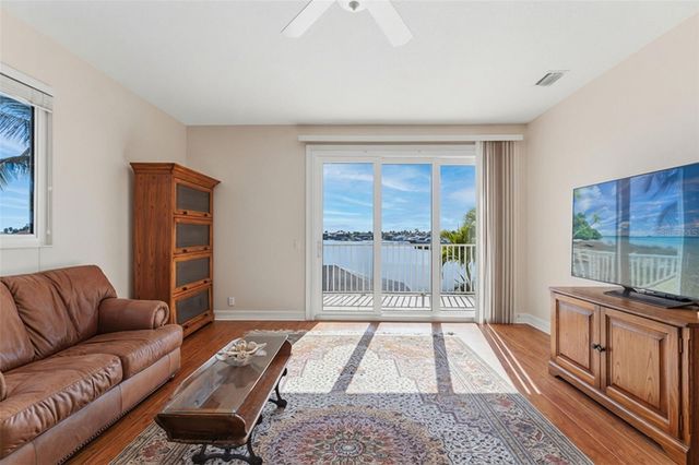 807 3RD STREET E, Palmetto, FL 34221