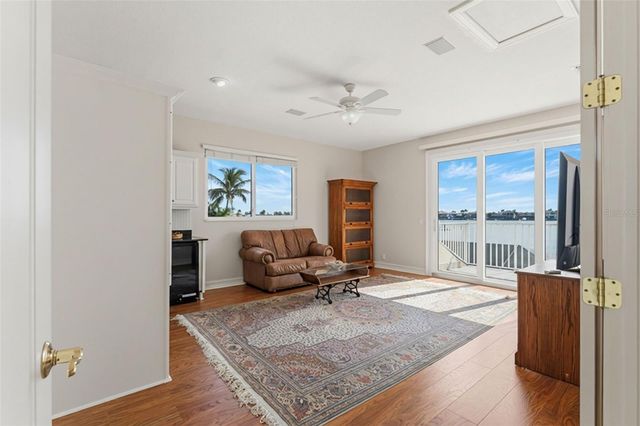 807 3RD STREET E, Palmetto, FL 34221