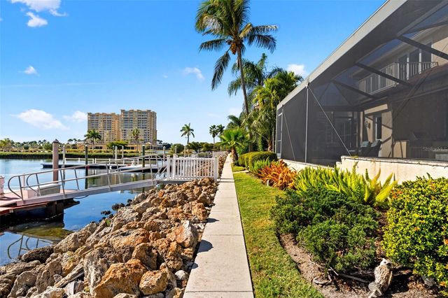 807 3RD STREET E, Palmetto, FL 34221