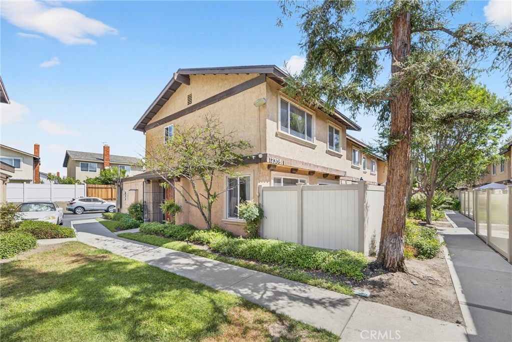 12305 Runnymede 1, North Hollywood, CA 91605