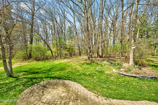 60 Oakmont Street, Niskayuna, NY 12309