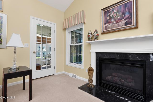 60 Oakmont Street, Niskayuna, NY 12309