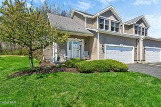60 Oakmont Street, Niskayuna, NY 12309