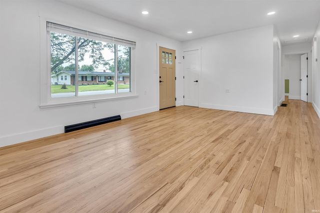 521 S Village Drive, Bloomington, IN 47403