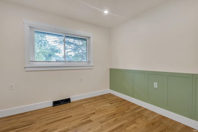 521 S Village Drive, Bloomington, IN 47403