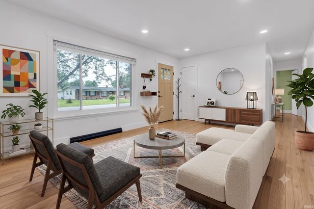 521 S Village Drive, Bloomington, IN 47403