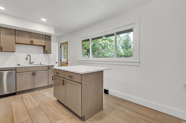 521 S Village Drive, Bloomington, IN 47403